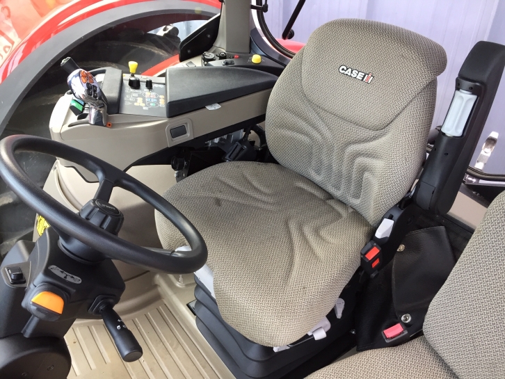 Case Puma 220