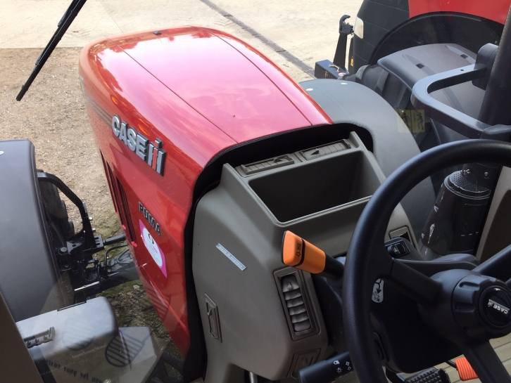 Case Puma 220
