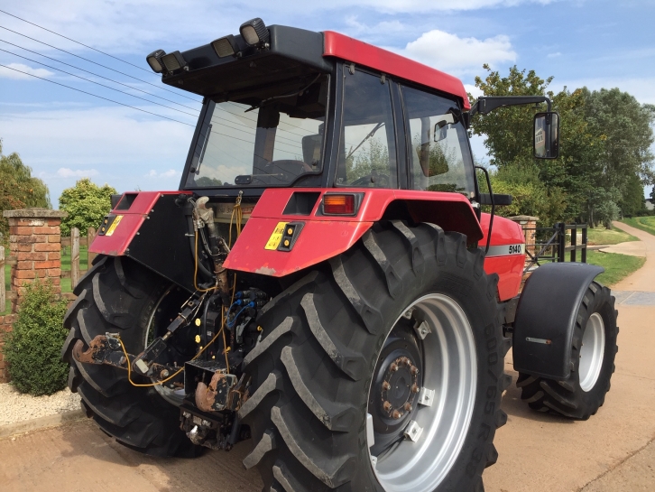 Case 5140 Plus