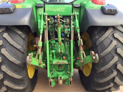 John Deere 7530