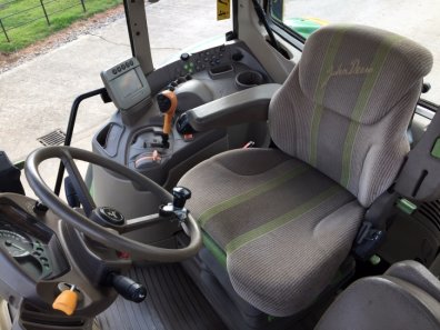 John Deere 7530