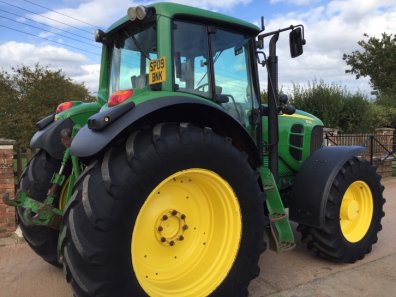 John Deere 7530