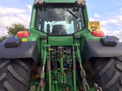 John Deere 7530