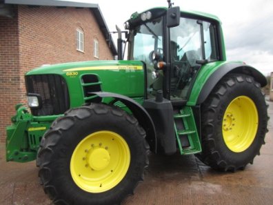 John Deere 6830