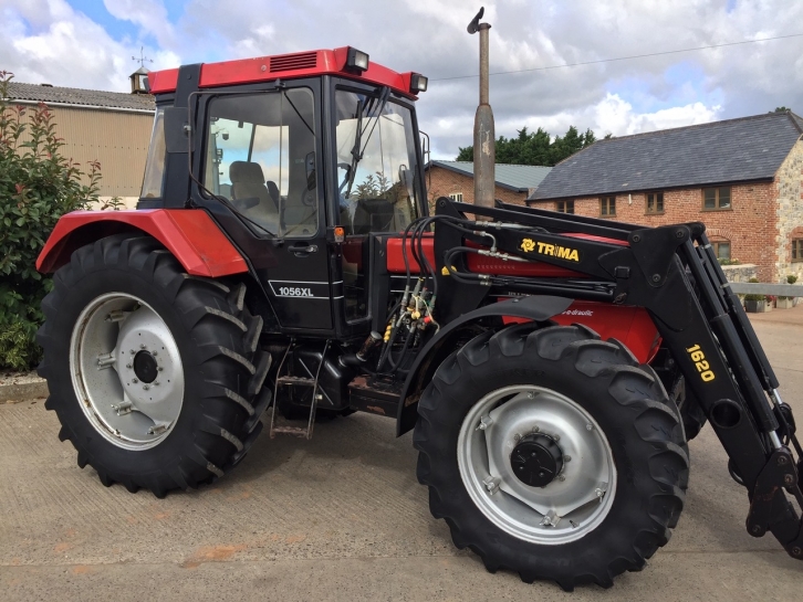 Case International 1056XL