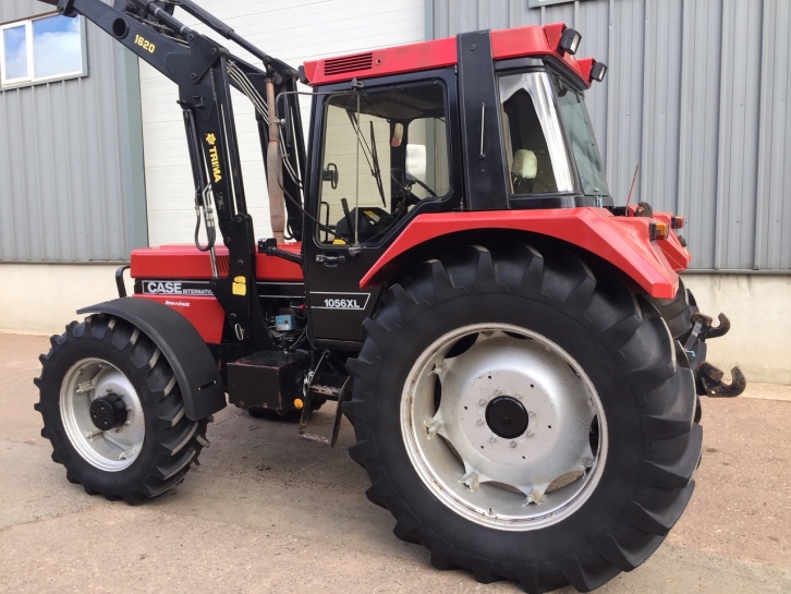 Case International 1056XL