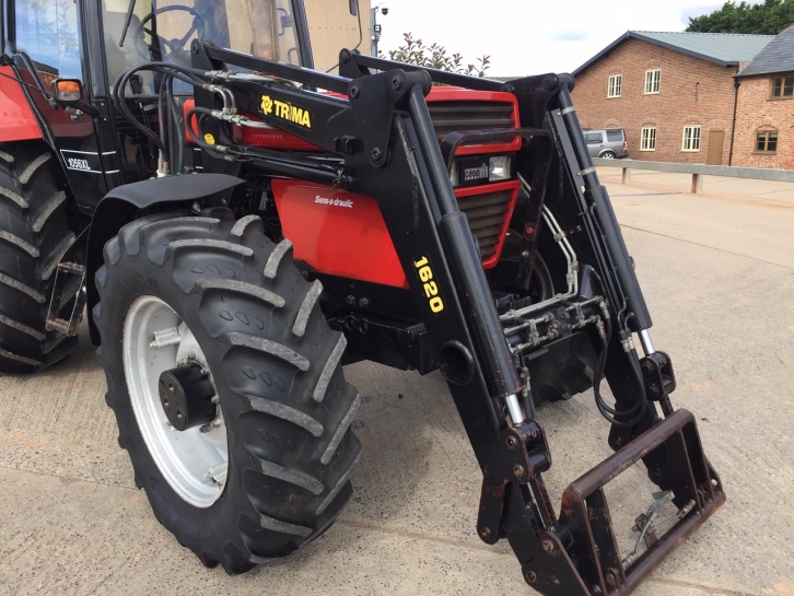 Case International 1056XL