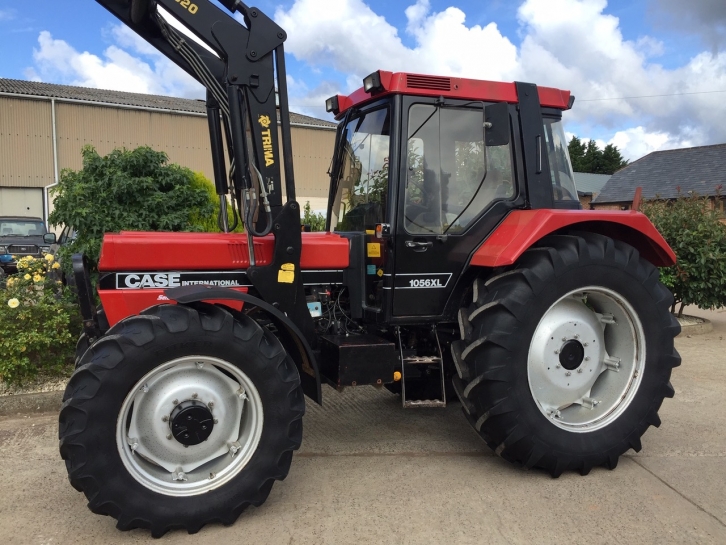 Case International 1056XL