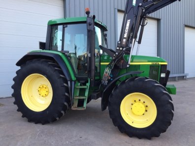 John Deere 6910