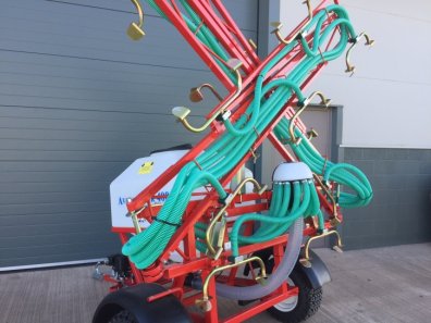 Techneat Avacast Trailed GR400 applicator