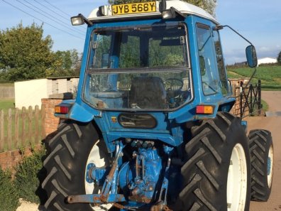 Ford 7600