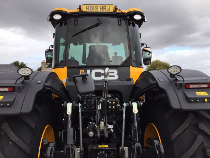 JCB 4220