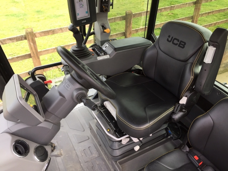 JCB 4220