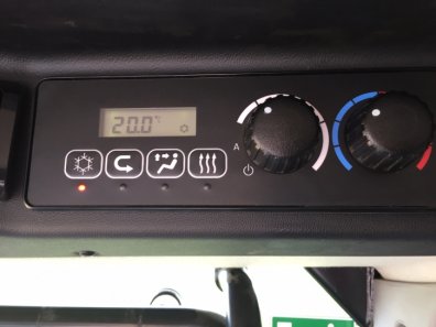 JCB 4220