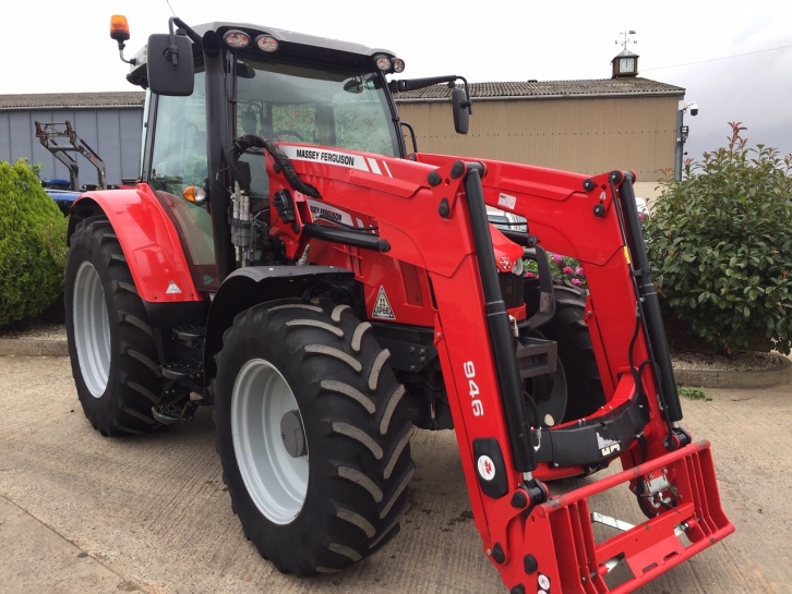 Massey Ferguson 5712 SL