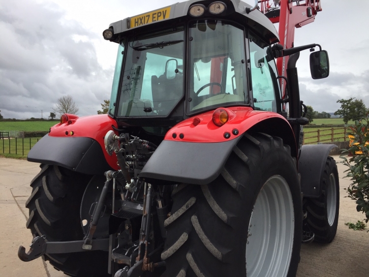 Massey Ferguson 5712 SL