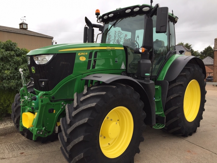 John Deere 6250R