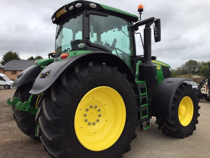 John Deere 6250R