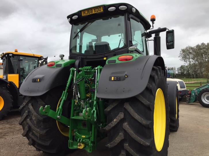 John Deere 6250R