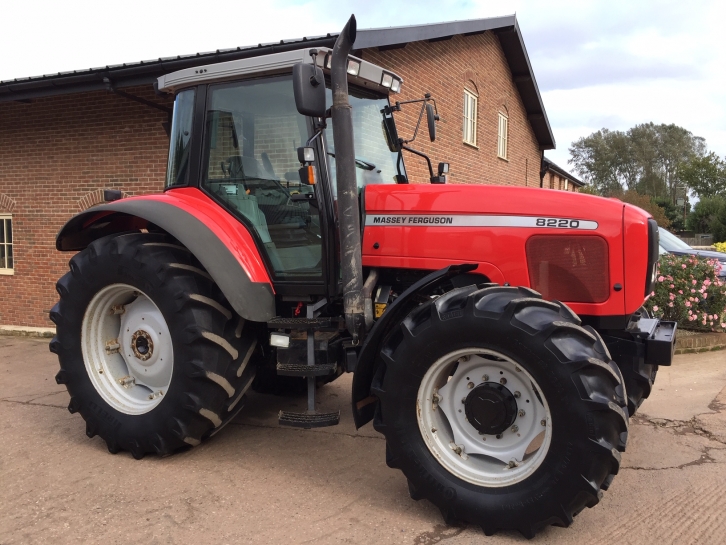 Massey Ferguson 8220