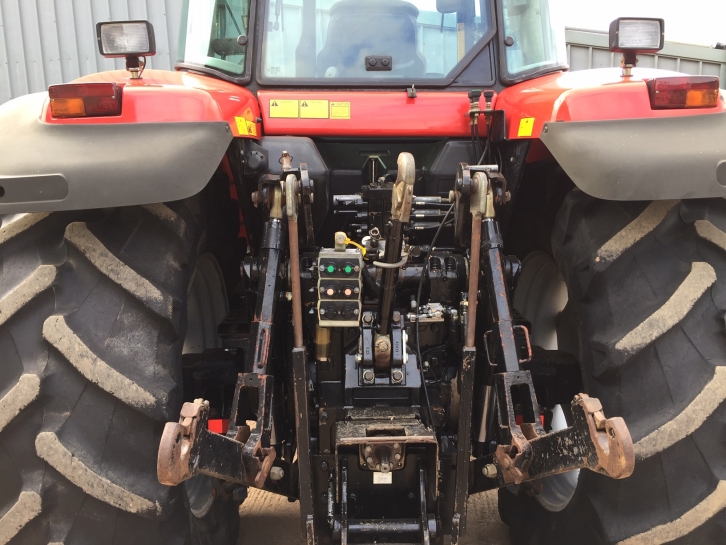 Massey Ferguson 8220