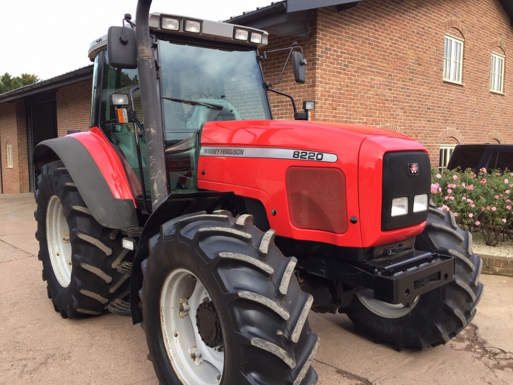 Massey Ferguson 8220