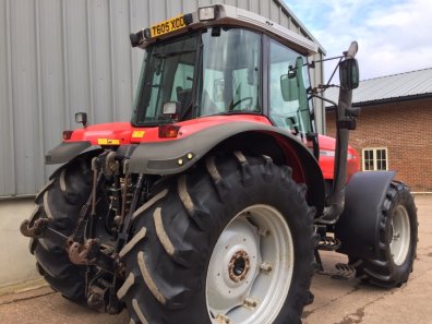 Massey Ferguson 8220