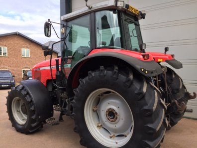 Massey Ferguson 8220