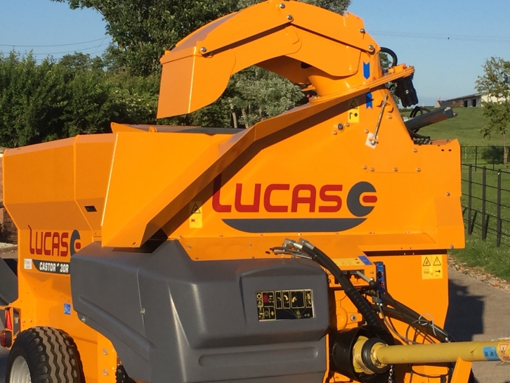 Lucas Caster 30R straw chopper