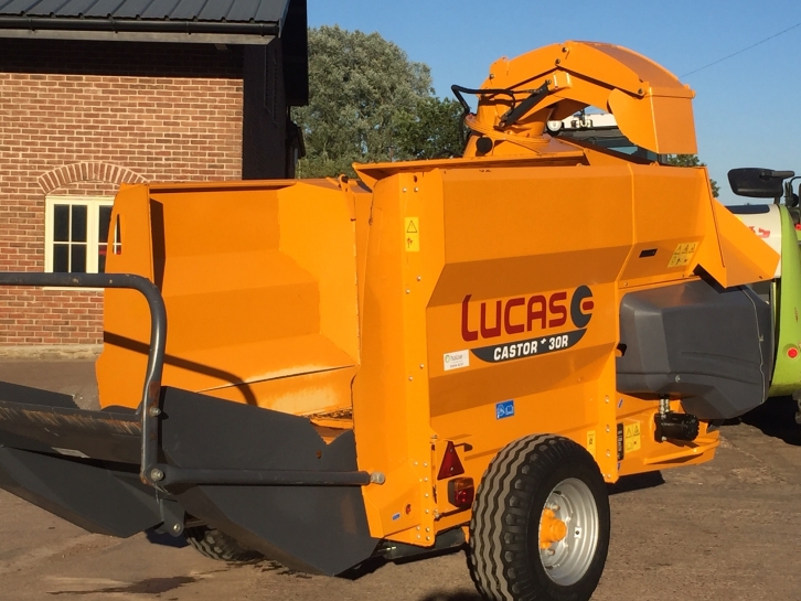 Lucas Caster 30R straw chopper