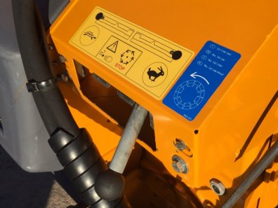 Lucas Caster 30R straw chopper