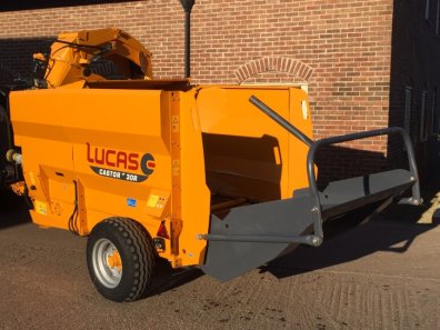 Lucas Caster 30R straw chopper