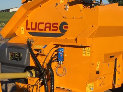 Lucas Caster 30R straw chopper
