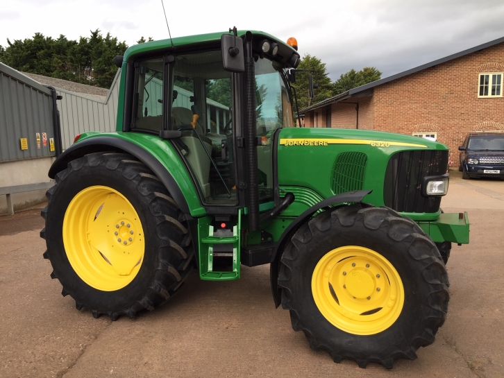 John Deere 6320