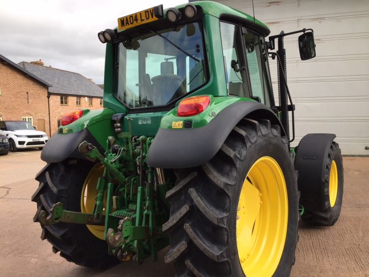 John Deere 6320