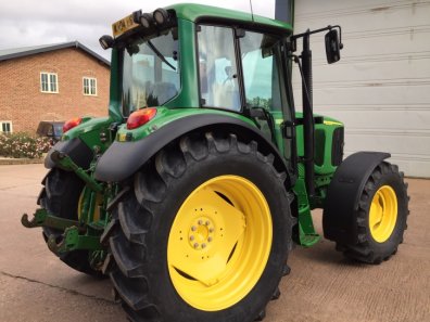 John Deere 6320