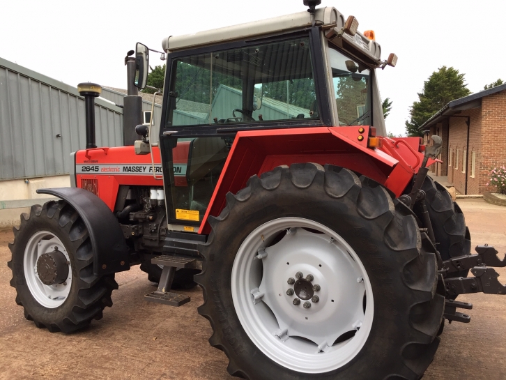 Massey Ferguson 2645 Electronic