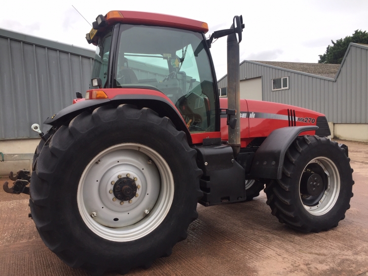 Case Magnum MX270