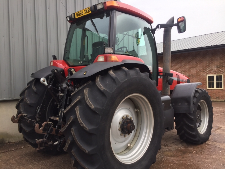 Case Magnum MX270