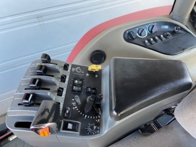 Case Magnum MX270