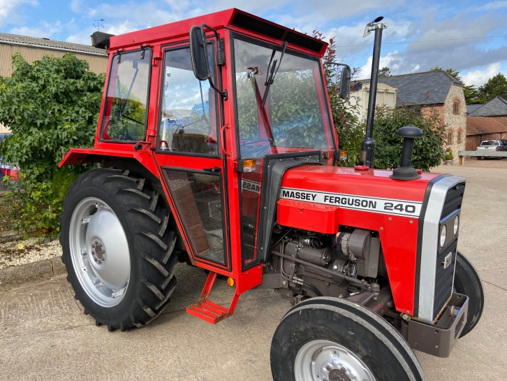 Massey Ferguson 240