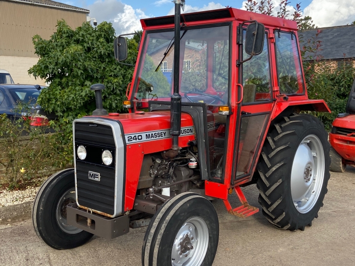 Massey Ferguson 240