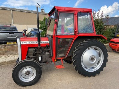 Massey Ferguson 240