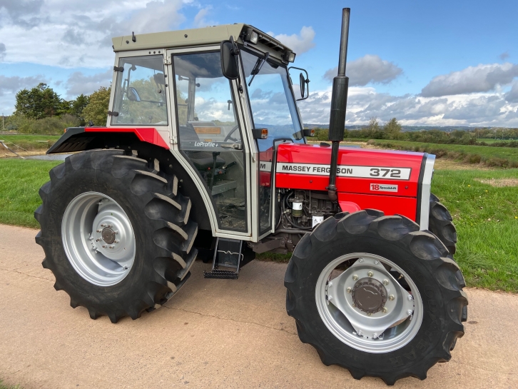 Massey Ferguson 372