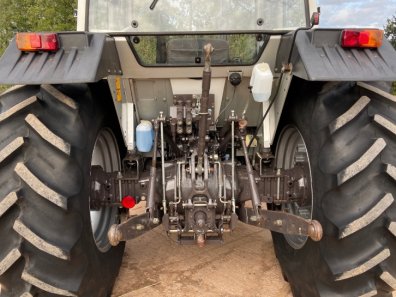 Massey Ferguson 372