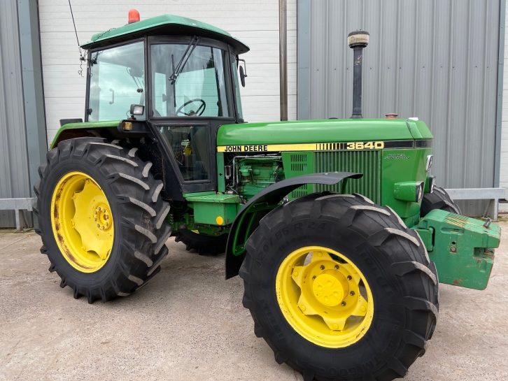 John Deere 3640