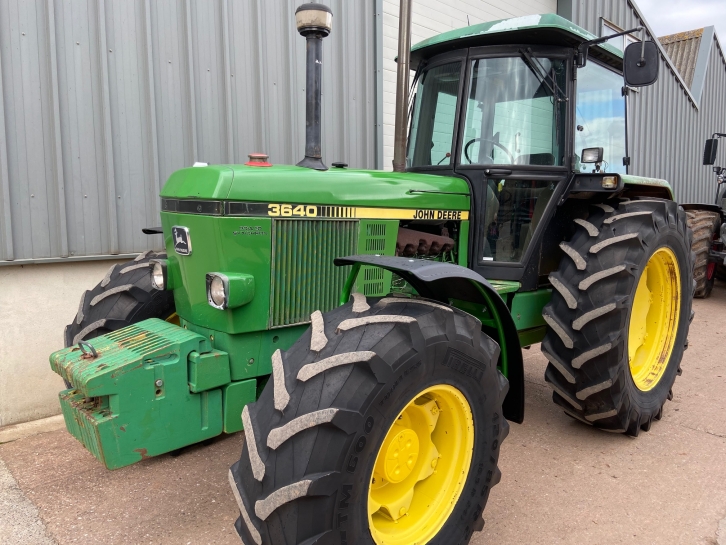 John Deere 3640