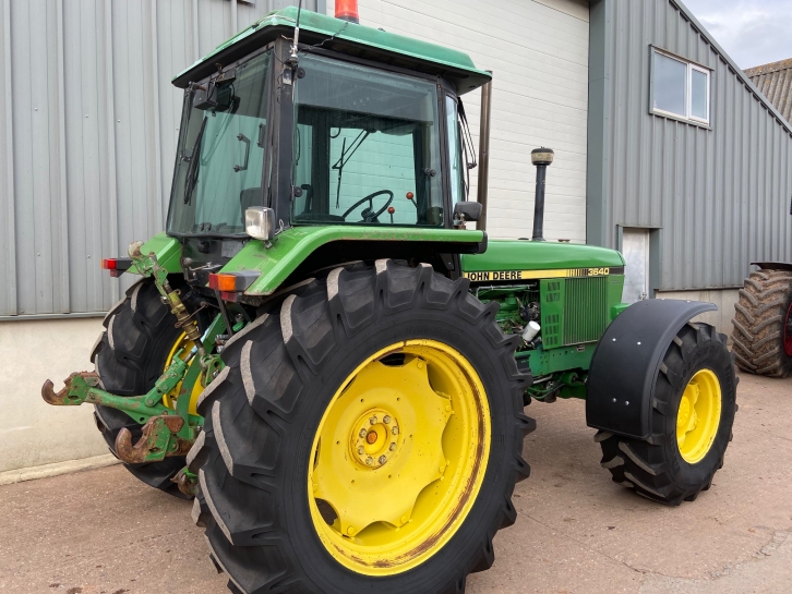 John Deere 3640