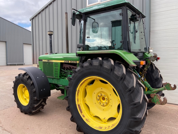 John Deere 3640