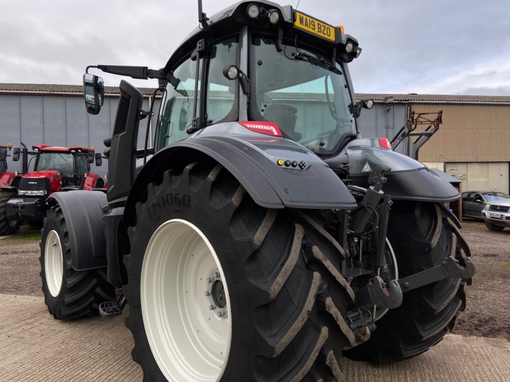 Valtra T194